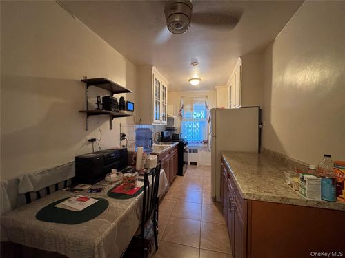 apt-5f-2287 Mott Ave, Far Rockaway, NY, 11691-3052 | Card Image
