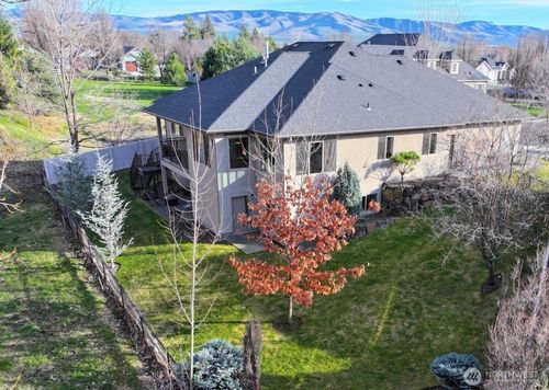 2049 Stillwater Dr, Walla Walla, WA, 99362-8818 | Card Image