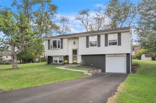 220 Cameron Dr, Cranberry Twp, PA, 16066-7308 | Card Image