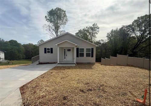 907 Eleanor Dr, Lexington, NC, 27295-1715 | Card Image