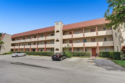 107 - 8021 N Sunrise Lakes Dr, Condo with 1 bedrooms, 1 bathrooms and null parking in Sunrise FL | Image 2