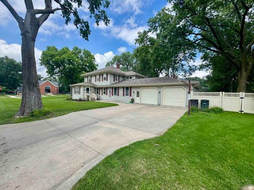 202 E 9th St, Hastings, NE, 68901-4065 | Card Image