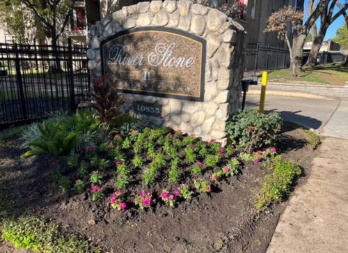 apt-901-10855 Meadowglen Ln, Houston, TX, 77042-4036 | Card Image