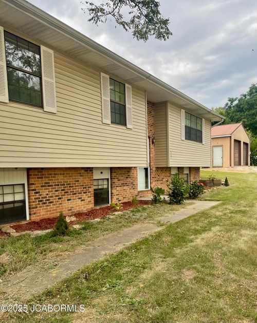 502 S Market St, Chamois, MO, 65024-1003 | Card Image