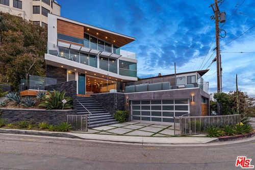 17405 Castellammare Dr, Pacific Palisades, CA, 90272-4177 | Card Image