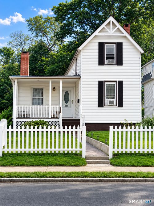 259 Capen St, Hartford, CT, 06112-1904 | Card Image