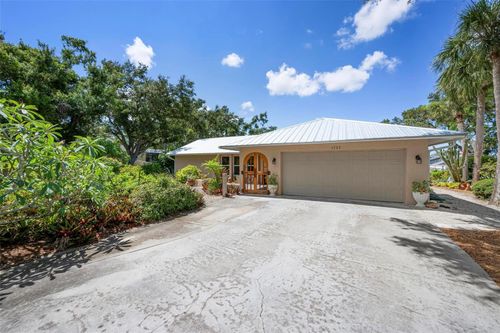1733 Belvidere Rd, ENGLEWOOD, FL, 34223-6421 | Card Image