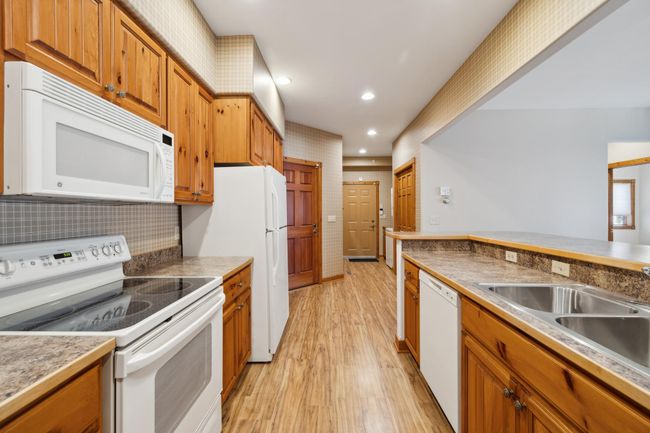 Kitchen | Image 15