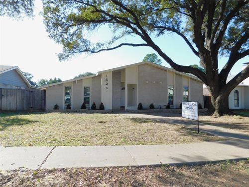 1524 Carnation Dr, Lewisville, TX, 75067-4214 | Card Image