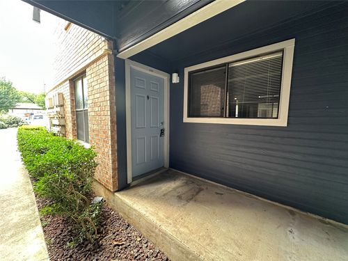 209-2500 Burleson Rd, Austin, TX, 78741-5621 | Card Image