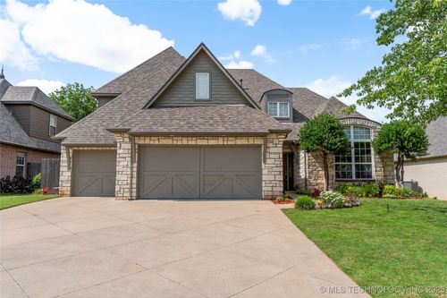 8811 E 110th St, Tulsa, OK, 74133-7205 | Card Image