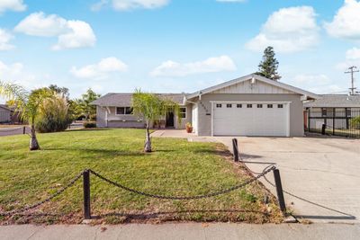 6650 47 Th St, House other with 3 bedrooms, 2 bathrooms and null parking in Sacramento CA | Image 2