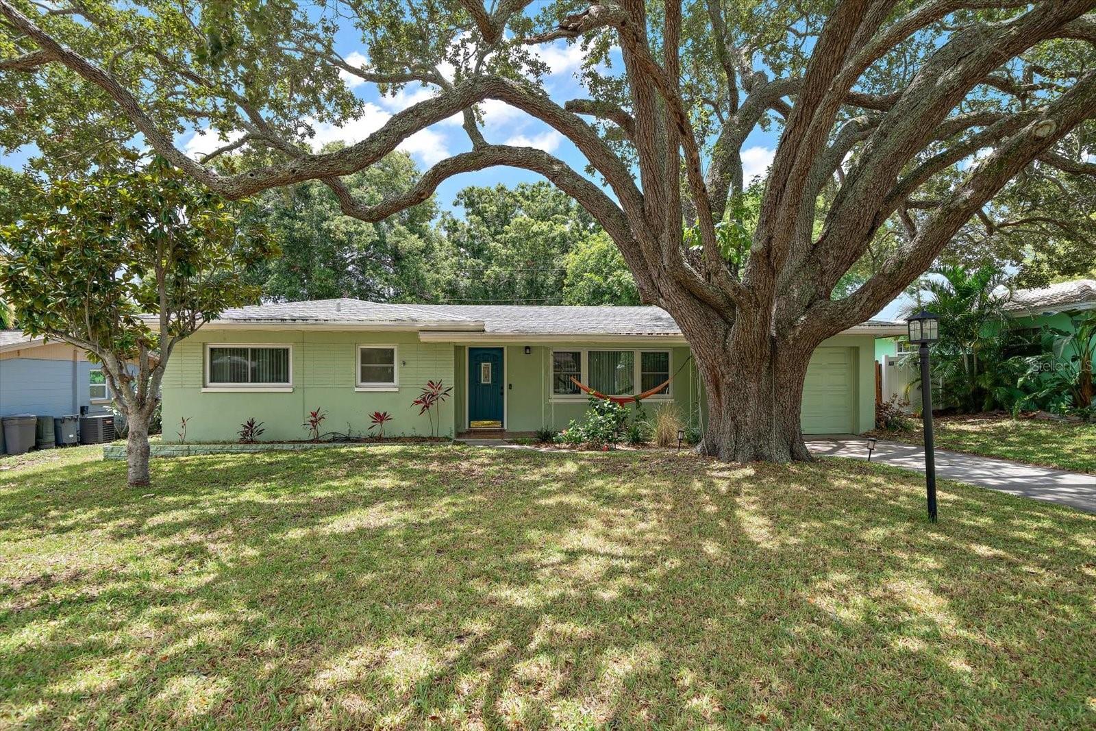 15th Ave, Largo, FL 33770