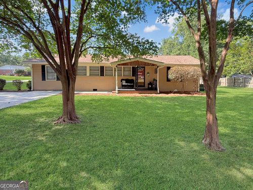 115 Tyus St, Barnesville, GA, 30204-1637 | Card Image