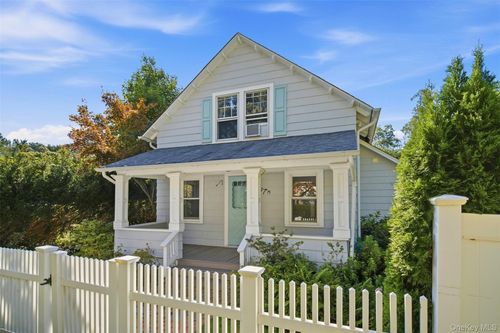 97A Bay Ave, Huntington, NY, 11743 | Card Image