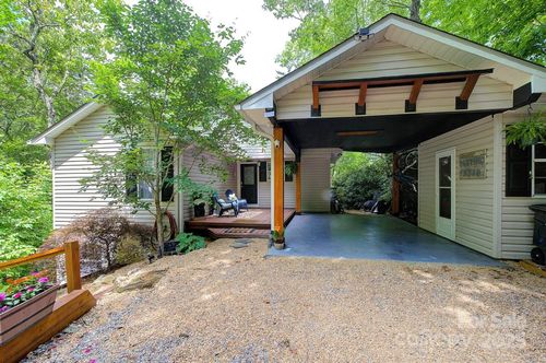 554 Pisgah Forest Dr, Pisgah Forest, NC, 28768-9861 | Card Image