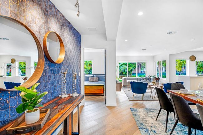 38 Sw 25 Th Rd, House other with 3 bedrooms, 3 bathrooms and null parking in Miami FL | Image 5