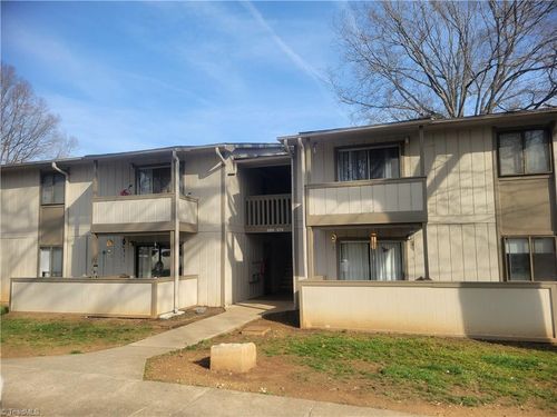 apt-53n-2240 Sunderland Rd, Winston-Salem, NC, 27103-6535 | Card Image