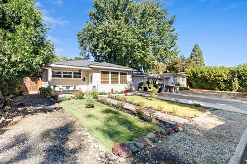 936 Alta Ave, Medford, OR, 97501-3715 | Card Image