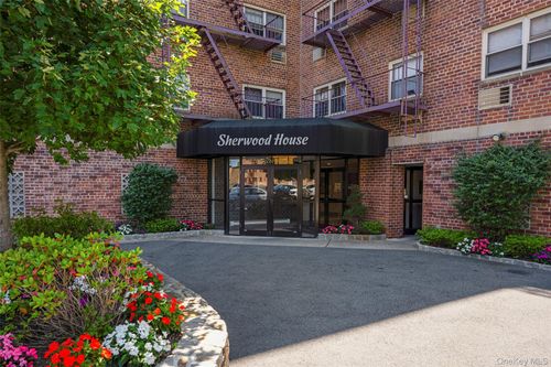 2s-20 Secor Pl, Yonkers, NY, 10704-3230 | Card Image