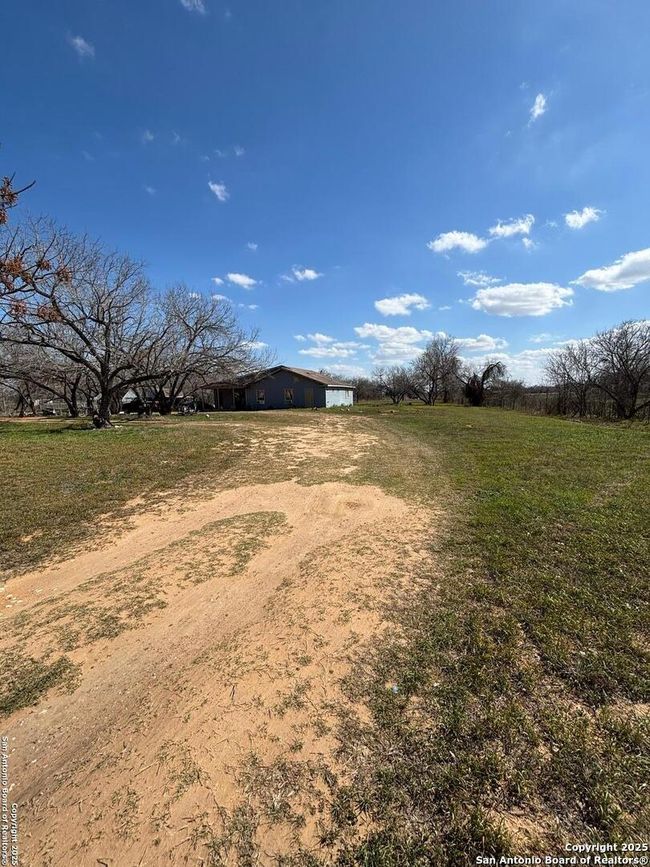 17423 Fx Ball Dr, House other with 1 bedrooms, 3 bathrooms and null parking in Elmendorf TX | Image 4