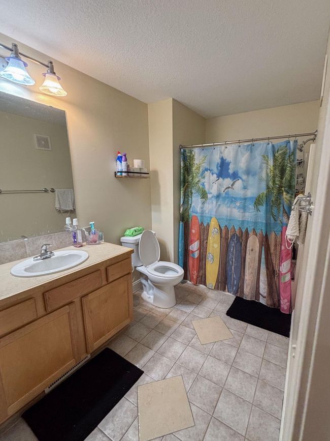 Upper Level Full Bath | Image 18
