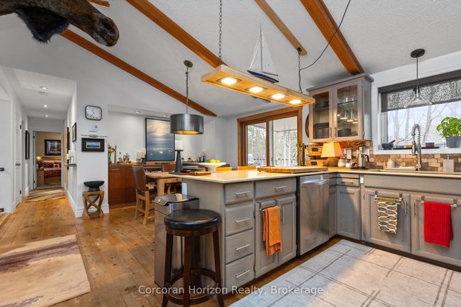 2517 Honey Harbour Rd, House other with 2 bedrooms, 2 bathrooms and 8 parking in Port Severn ON | Image 12