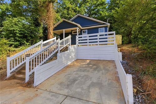 1509 Ne 22nd St, Winston-Salem, NC, 27105-5405 | Card Image