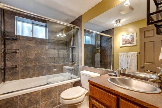 70 Mayfair Rd Sw, House detached with 3 bedrooms, 4 bathrooms and 3 parking in Calgary AB | Image 31