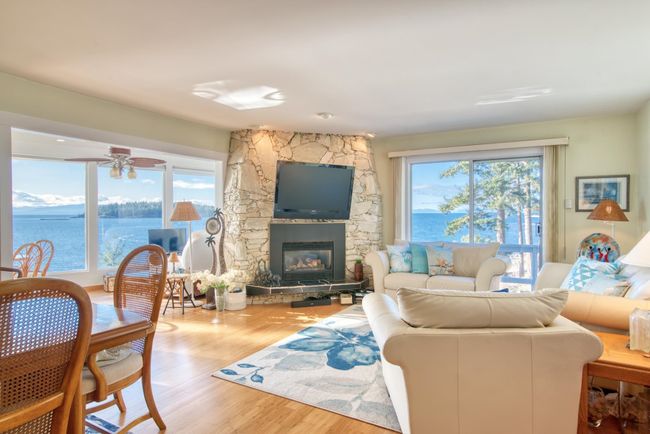 6437 Sunshine Coast Highway, House other with 5 bedrooms, 3 bathrooms and 4 parking in Sechelt BC | Image 15