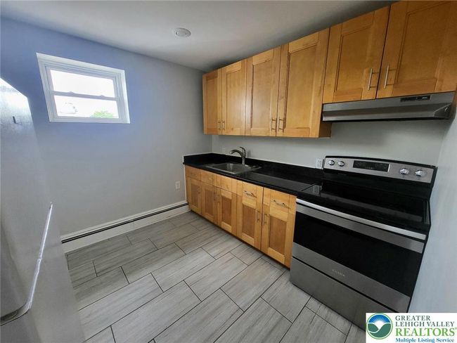 1245 W Turner St, Townhouse with 5 bedrooms, 2 bathrooms and null parking in Allentown PA | Image 11