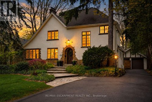 3081 Balmoral Ave, Burlington, ON, L7N1E5 | Card Image
