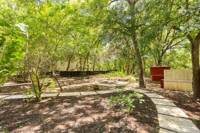 18218 Scenic Loop Rd, House other with 3 bedrooms, 2 bathrooms and null parking in Helotes TX | Image 17