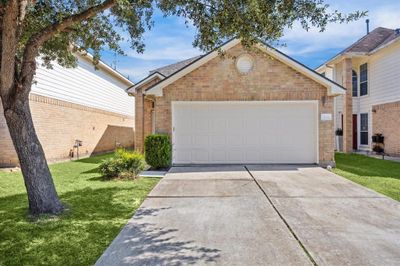 13638 Rural Oak Street, House other with 3 bedrooms, 2 bathrooms and null parking in Houston TX | Image 1