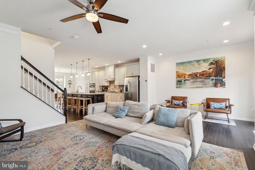 22613 Naugatuck Sq, ASHBURN, VA, 20148-6642 | Card Image