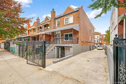 1052 Evergreen Ave, Bronx, NY, 10472-5508 | Card Image