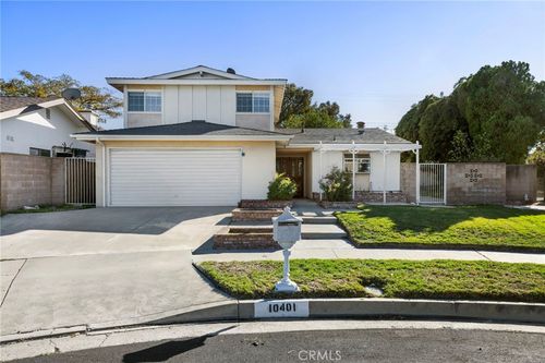 10401 Willowbrae Ave, Chatsworth, CA, 91311-2255 | Card Image