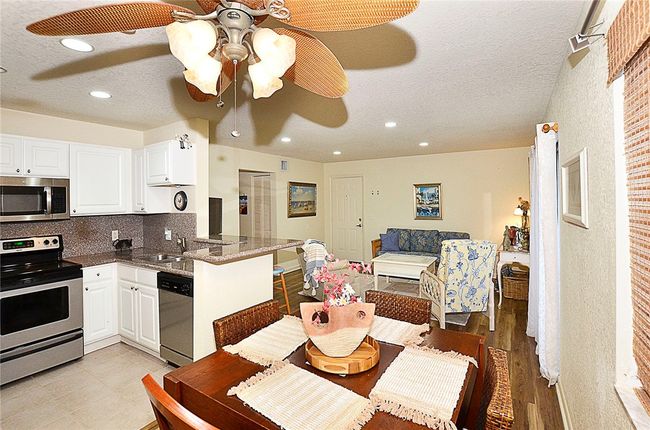 APT-101 - 1135 3 Rd Ave, House attached with 2 bedrooms, 2 bathrooms and null parking in Vero Beach FL | Image 5
