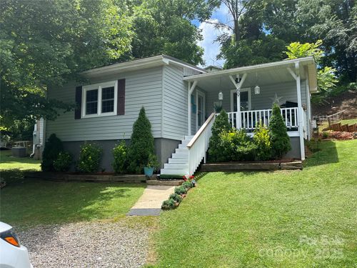 69 Devlin St, Canton, NC, 28716-3601 | Card Image