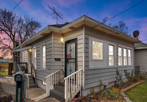 312 Stone St, Kankakee, IL, 60901-3658 | Card Image