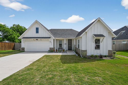 411 W Harwood Rd, Euless, TX, 76039-3203 | Card Image
