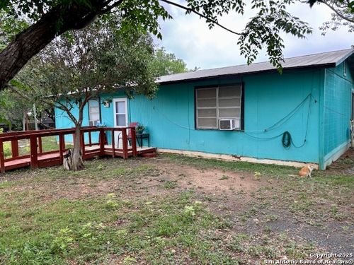 220 Avenue G, Knippa, TX, 78870-1060 | Card Image