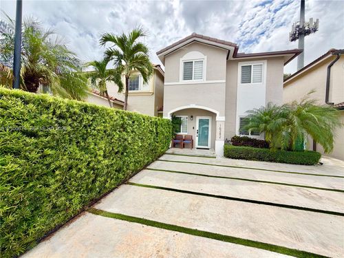 16242 Sw 97th Ter, Miami, FL, 33196-5945 | Card Image