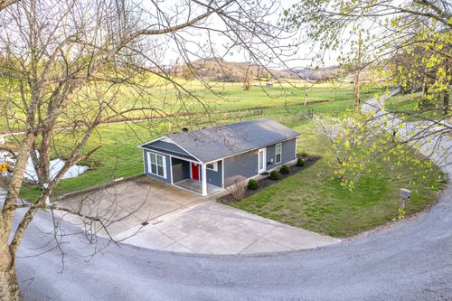 807 Clear Creek Rd, Pulaski, TN, 38478-7409 | Card Image