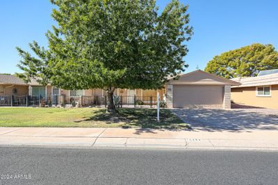 10444 W Prairie Hills Circle, Home with 2 bedrooms, 2 bathrooms and null parking in Sun City AZ | Image 2