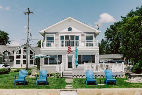 10240 W Ferndale Dr, Manitou Beach, MI, 49253-9552 | Card Image