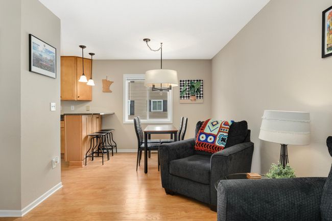 Nice sitting area just off the kitchen | Image 16