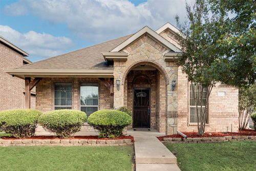 110 Brook Hollow Ln, Red Oak, TX, 75154-8852 | Card Image