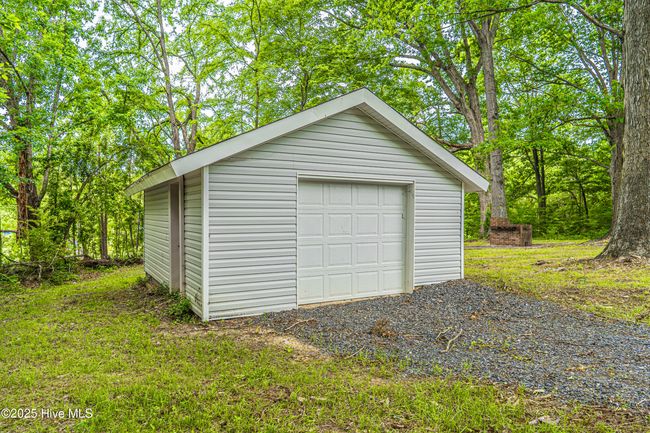 2396 Putnam Glendon Rd, House other with 3 bedrooms, 2 bathrooms and 2 parking in Carthage NC | Image 39