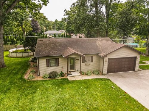 W1039 Marigold Road, Genoa City, WI, 53128 | Card Image